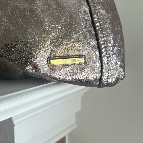 Kenneth Cole Reaction Shoulder Bag - Picture 2 of 12